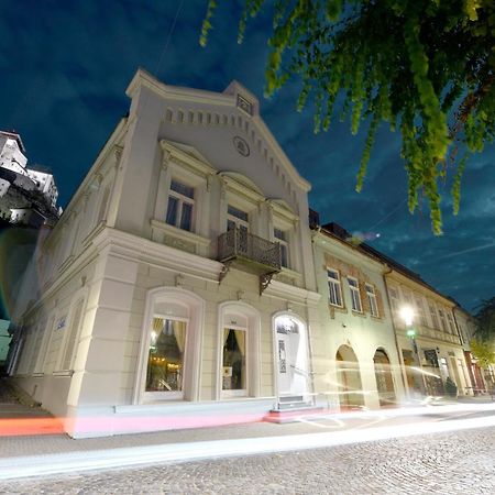 Apartman S Atriom V Historickom Centre Trencin Exterior photo