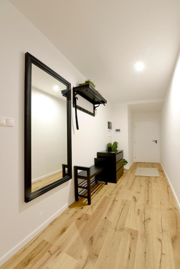 Apartman S Atriom V Historickom Centre Trencin Exterior photo